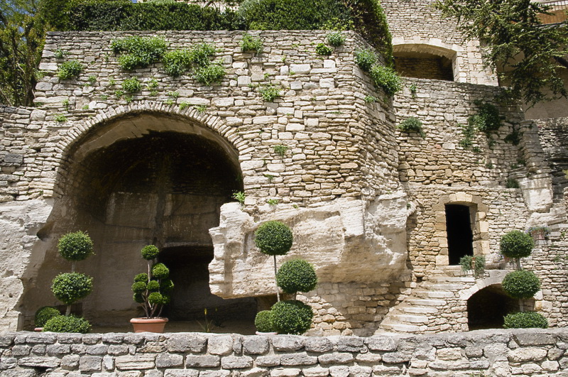 Provence 2014 +20140608_1011 als Smart-Objekt-1 Kopie.jpg - Viele solcher Terassen mit toller Aussicht befinden sich in dem Ort